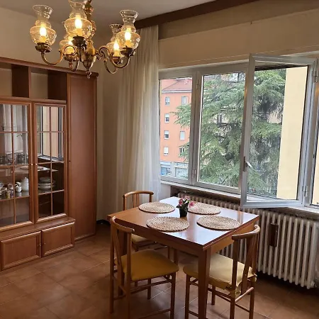 Spacious 20min From Piazza Maggiore * ボローニャ